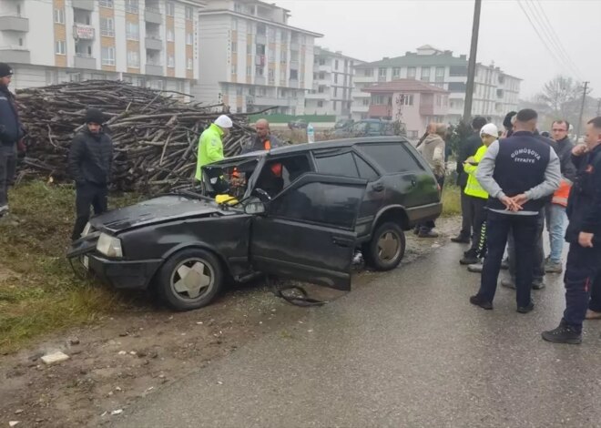 Düzce’de Trafik Kazası: İki Yaralı